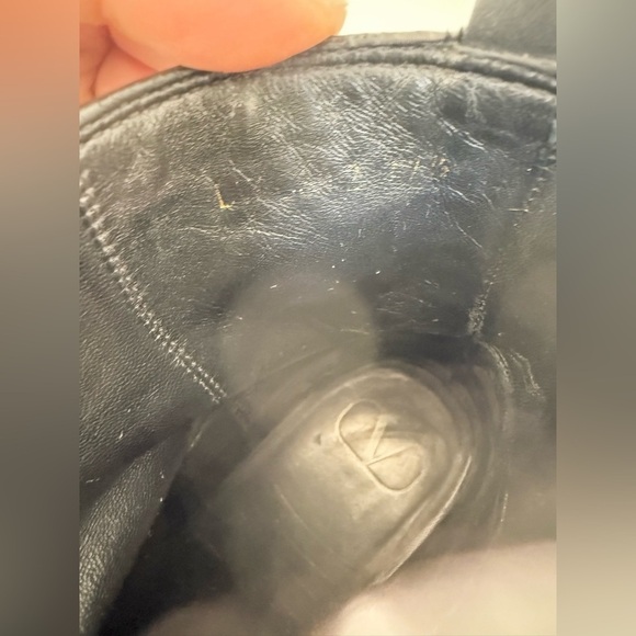 Valentino Garavani Black Leather V logo uniqueform calfskin ankle boots EU 37.5 - Picture 10 of 13